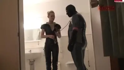 Kira kerosin latex sklave das erste mal