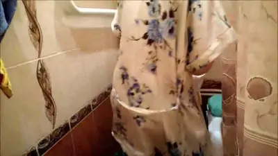 Shower curtains can give good gloryhole