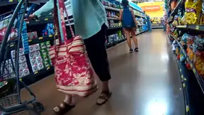 Supple booty cheeks teasing in short shorts playtime
