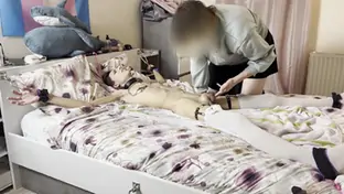 Une transexuelle se fait piper par une copine