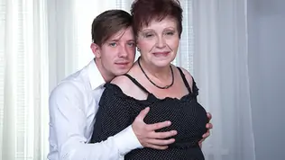 Chubby mature slut fucking and sucking her toyboy maturenl