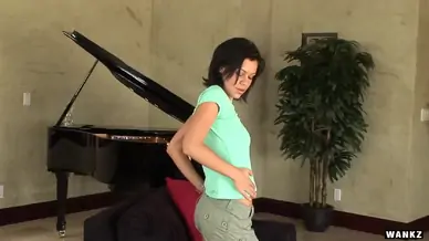 Ruby knox fingers her own shaved cunt