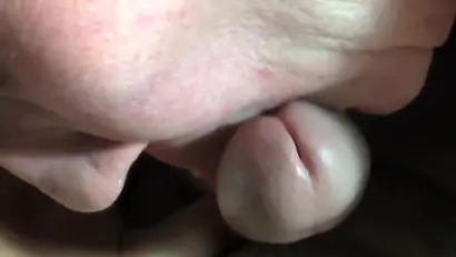 Mature lady makes guy cum fast