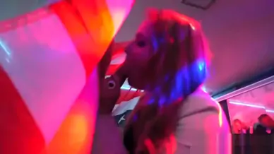 Party amateurs suck cocks