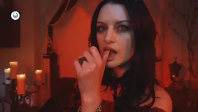 Draculas bride halloween 2020