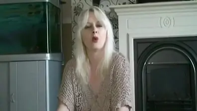 Kinky kaylee begs you to fuck her