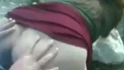 Turbanli karisini acik havada siktiriyor turkish cuckold