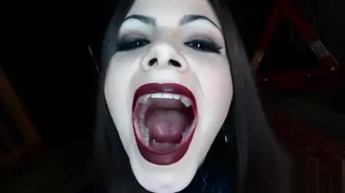 Giantess swallows