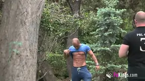 Looking for groupies to fuck in the park