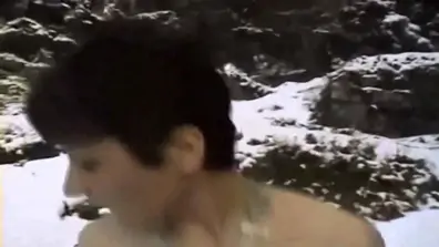 Salope mature poilu au ski french