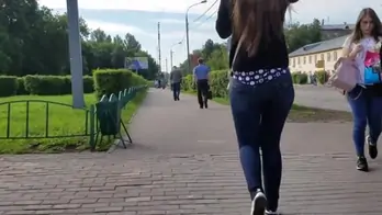 Russian big ass talk on the phone