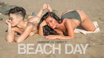 Beach day realbikinigirls