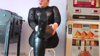 Heels worshipping