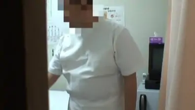 Masseur excites asian to orgasm on sex video