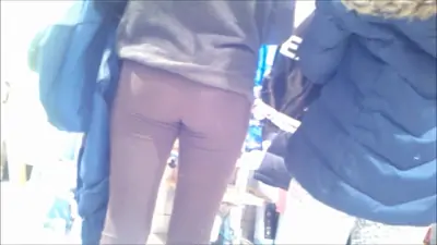 Mix babes with tight asses in leggings