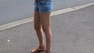 Jolie voisine