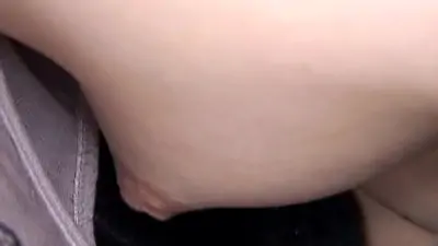 Skinny asian chick reveal her lovely nipple in downblouse