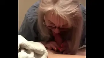 Amateur pussy shaving