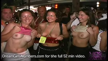 Girlfriends see each other naked first time
