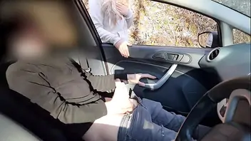 Wet sloppy head in car by white girl