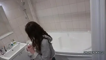 Young girl fuck pool boy at hidden camera